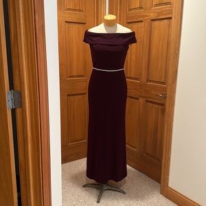 CHRISTINA WU formal gown size 6 never worn